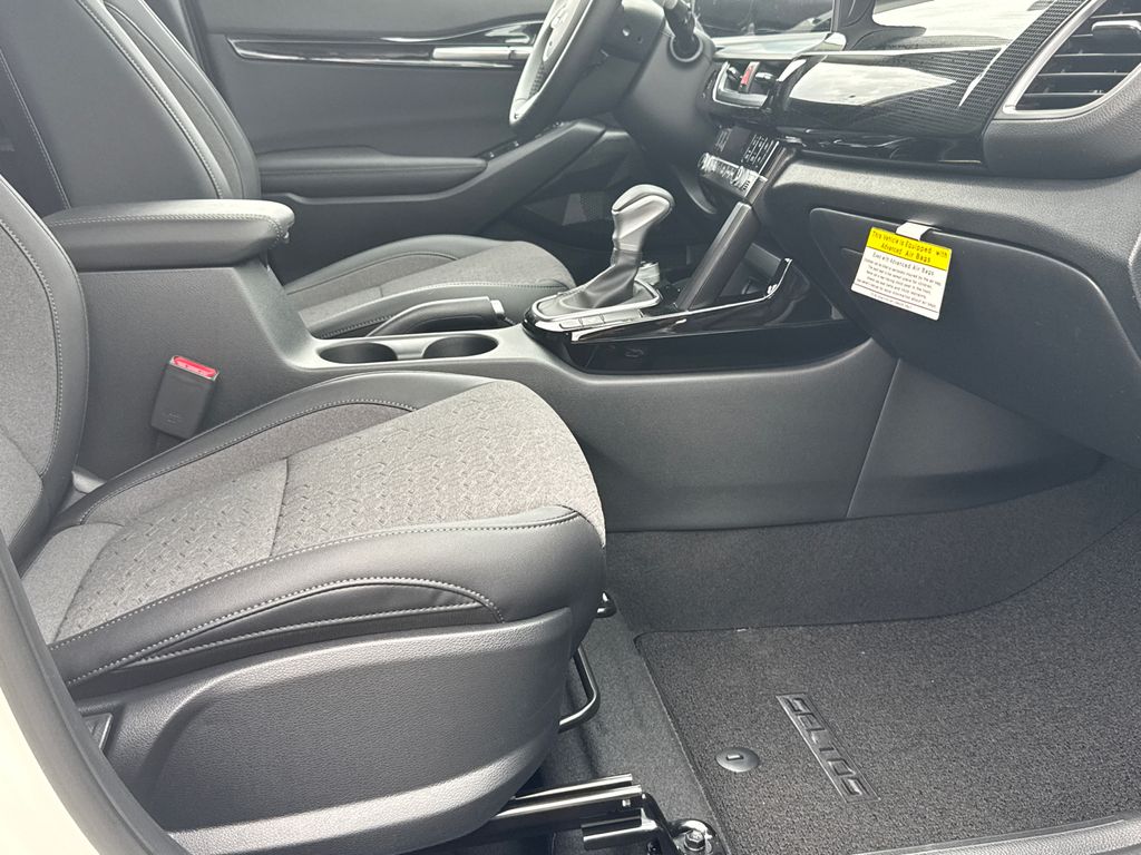 2025 Kia Seltos S photo 12