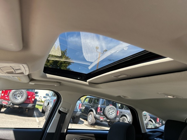 2017 Ford Focus SEL photo 15