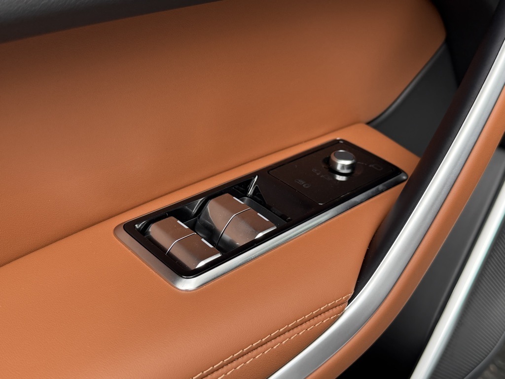2026 Jaguar F-PACE P400 R-Dynamic S photo 11