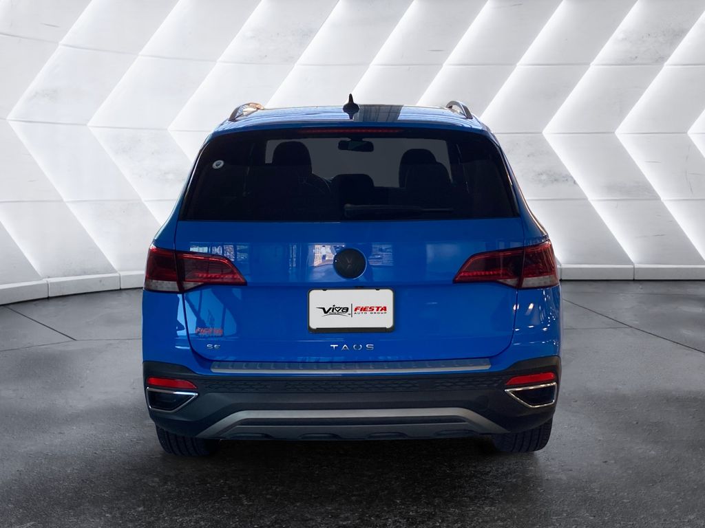 2022 Volkswagen Taos SE photo 3