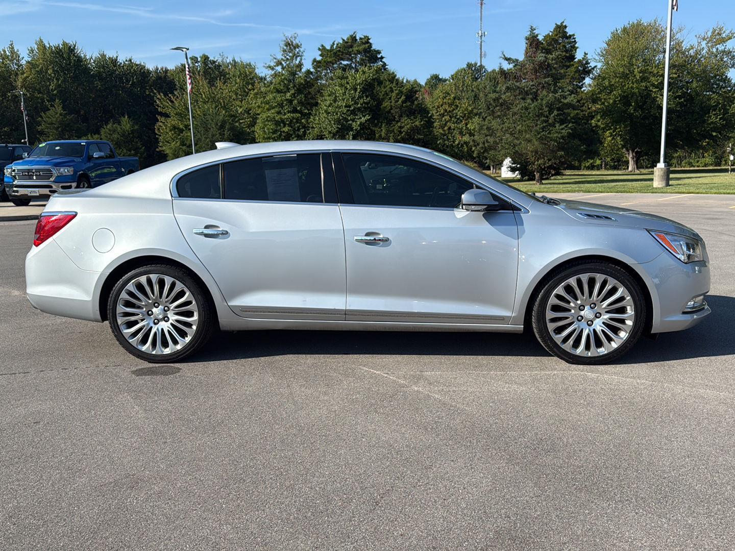 2015 Buick LaCrosse Premium II photo 2