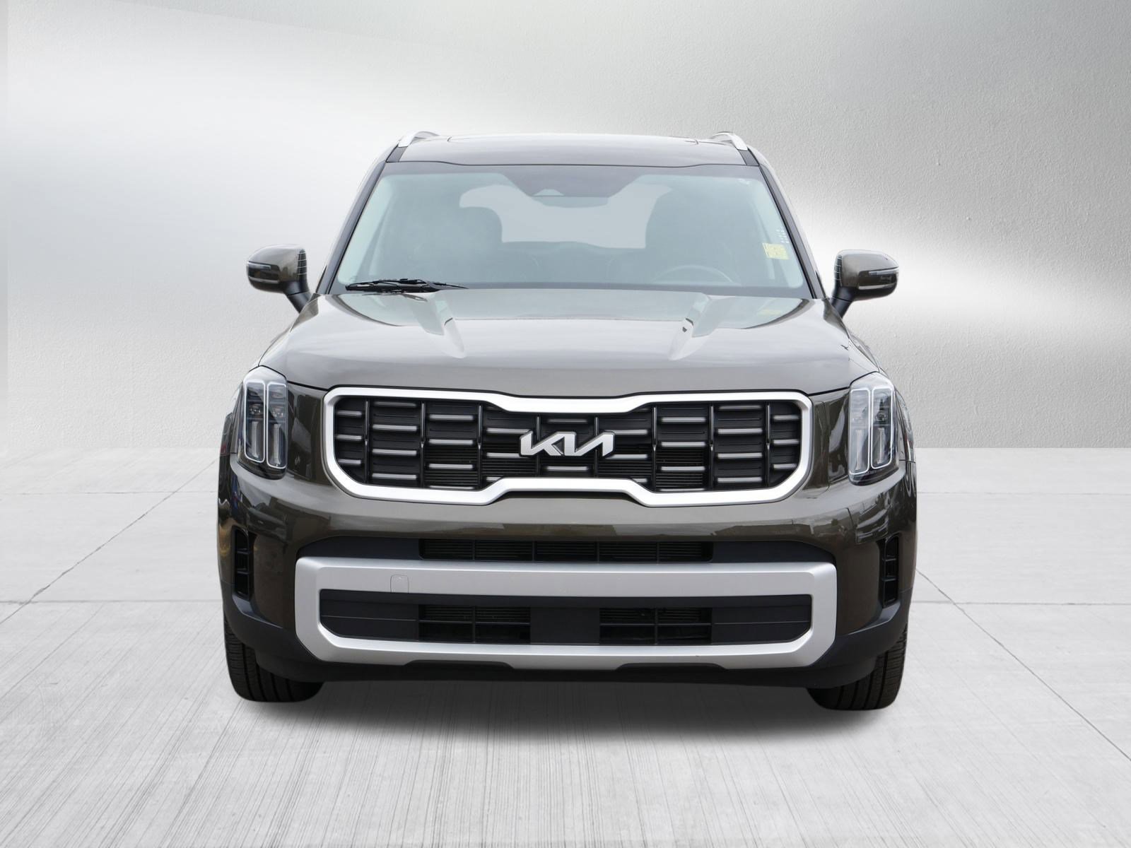 2024 Kia Telluride S photo 2