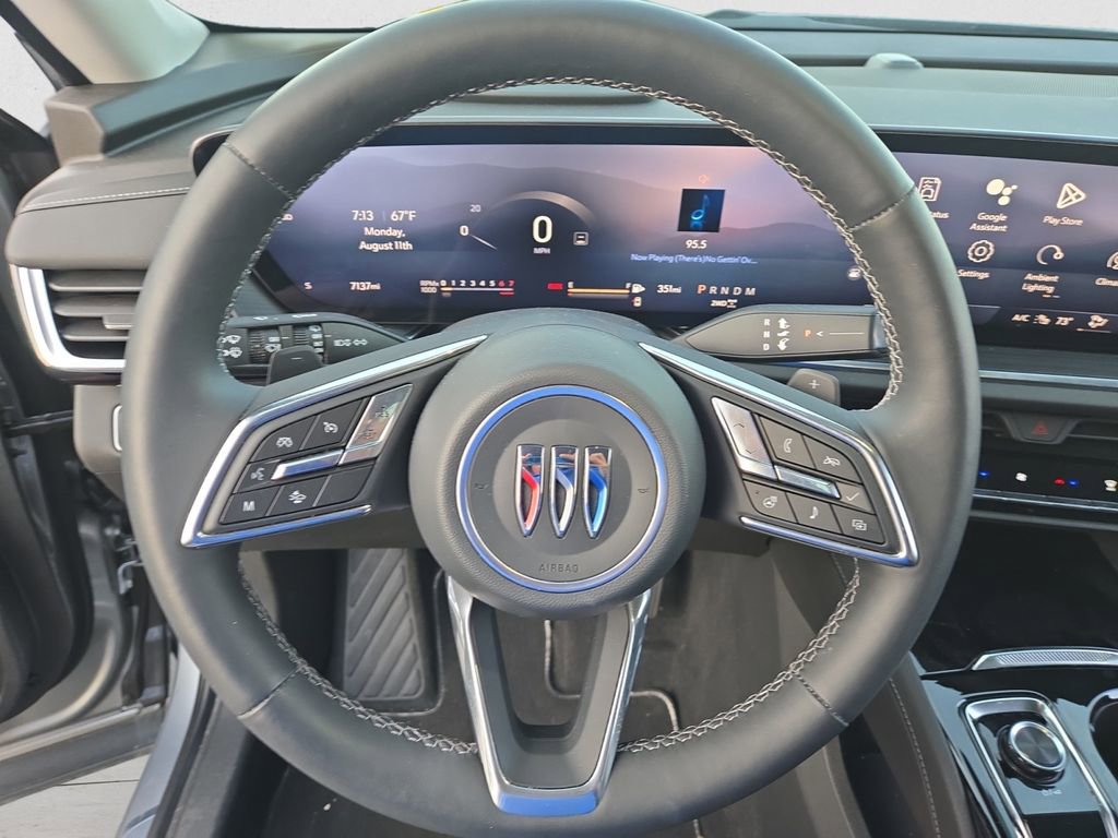 2025 Buick Envision Preferred photo 13
