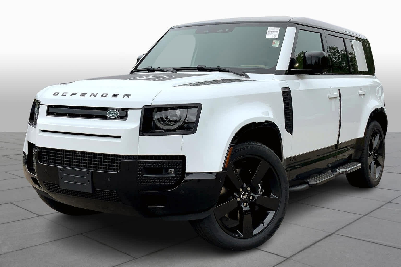 2025 Land Rover Defender 90 S photo 7