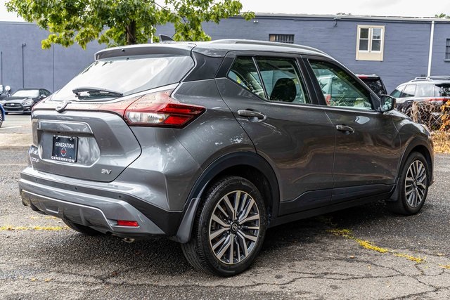 2021 Nissan Kicks SV photo 3