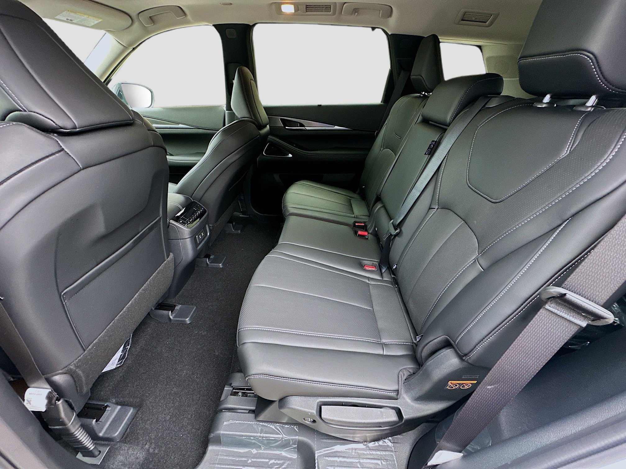2026 Infiniti QX60 Luxe photo 18