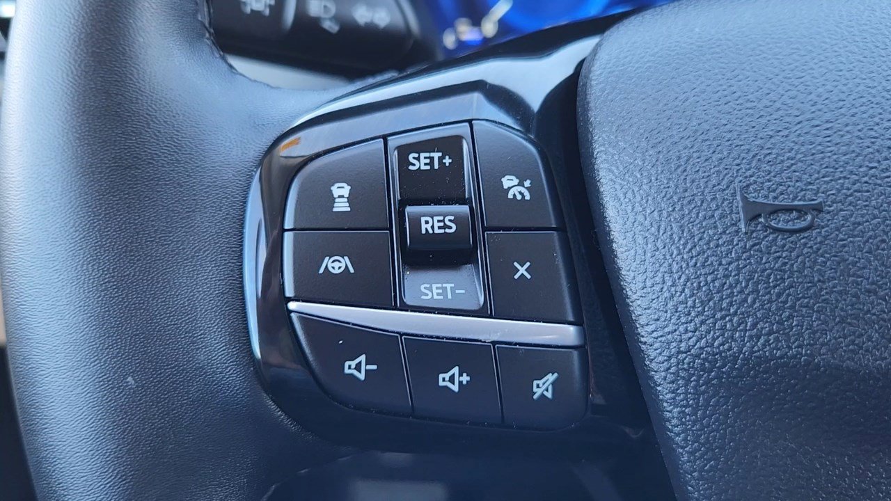 2022 Ford Escape Titanium Hybrid photo 11