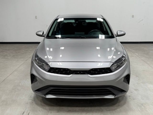 2023 Kia Forte LXS photo 3