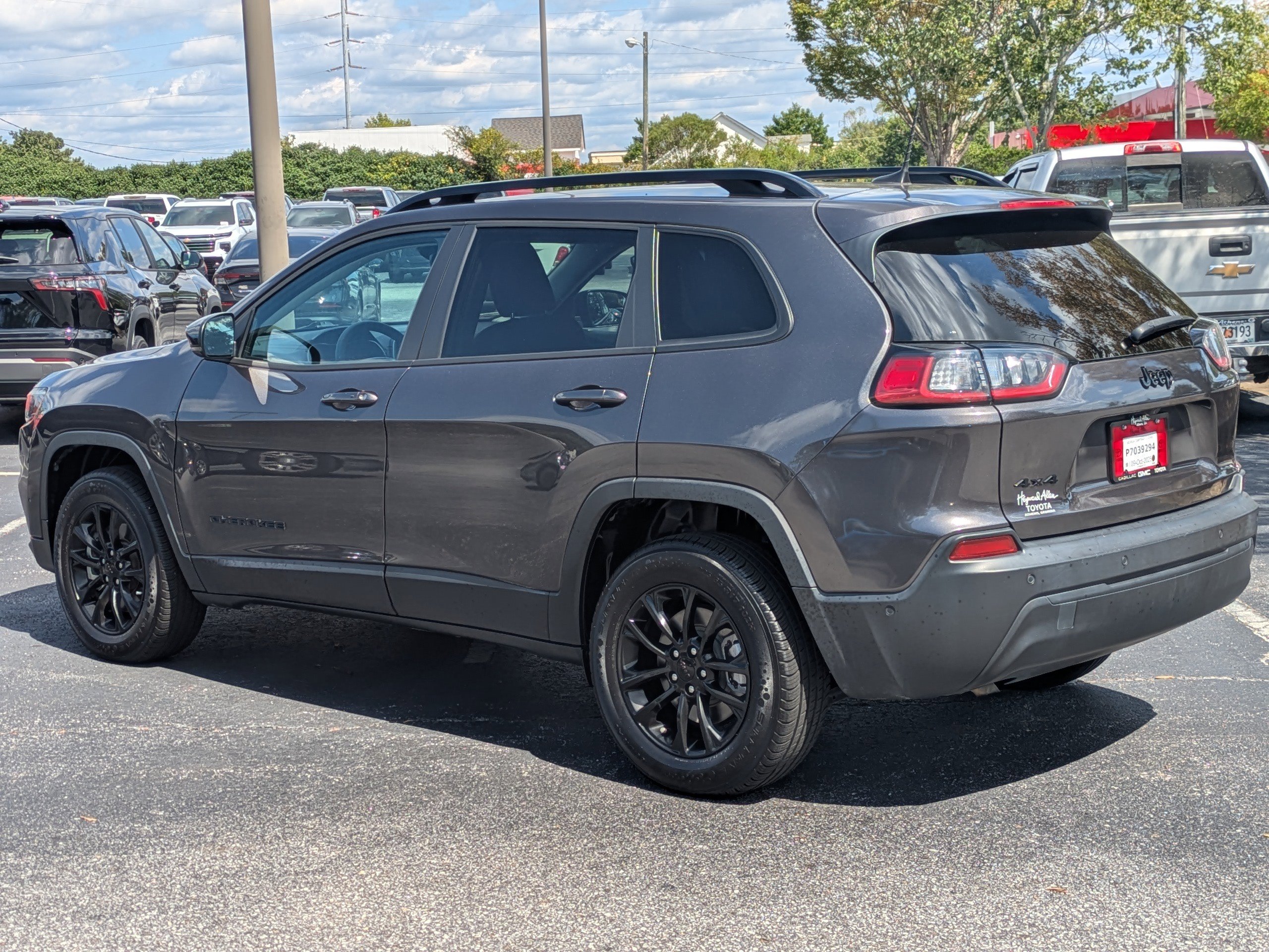 2023 Jeep Cherokee Altitude Lux photo 5