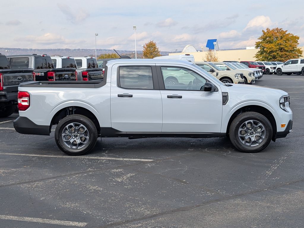 2025 Ford Maverick XLT photo 3