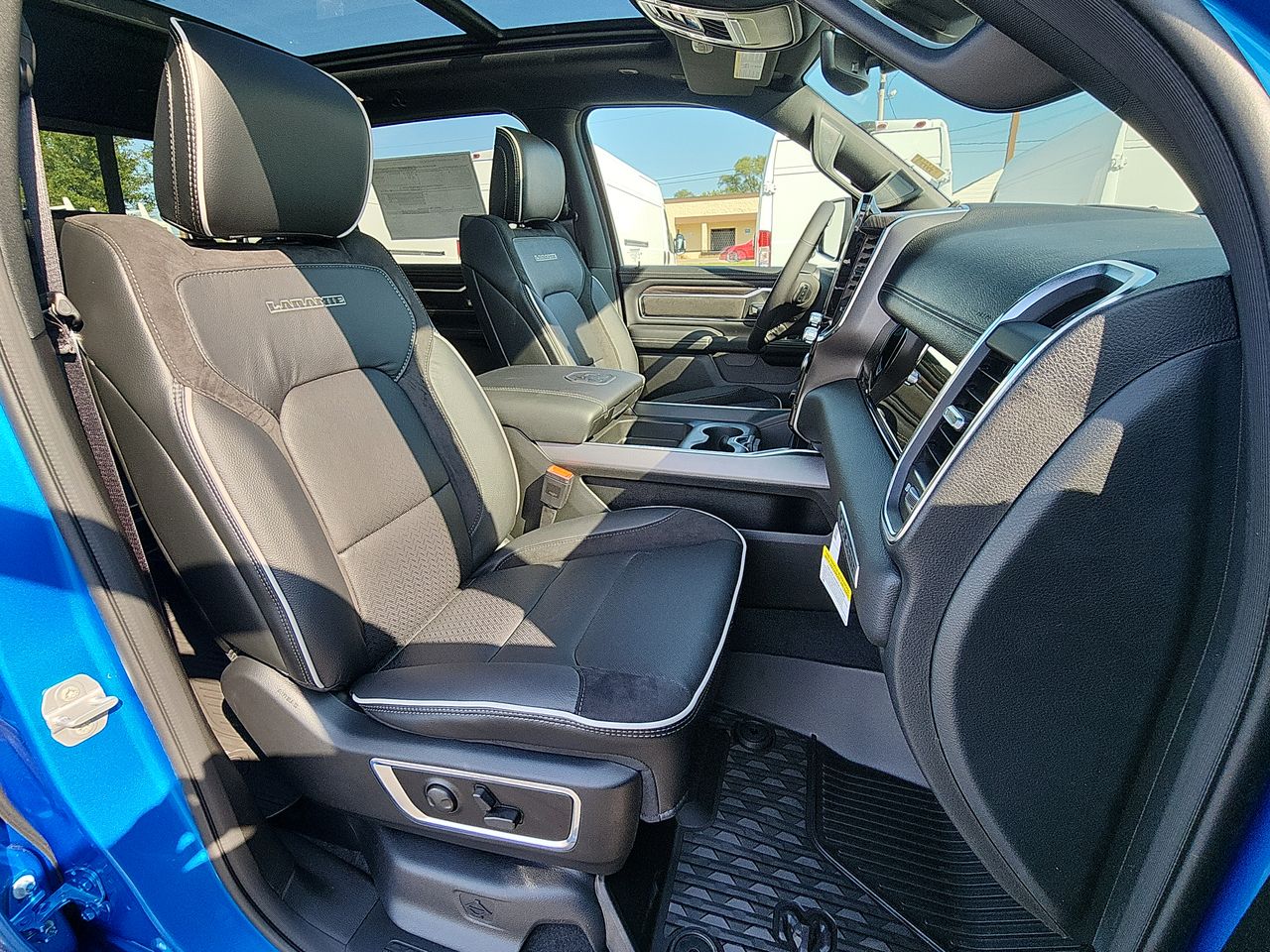 2026 Ram 1500 Laramie photo 22