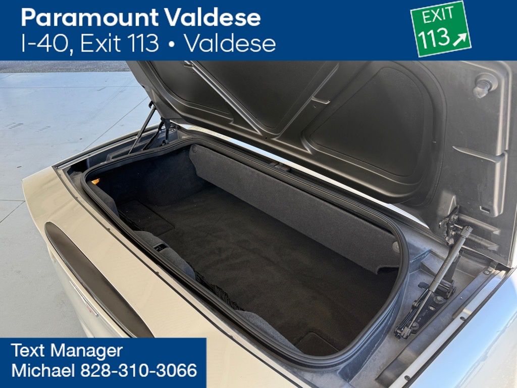 2005 Chevrolet Corvette Base photo 3