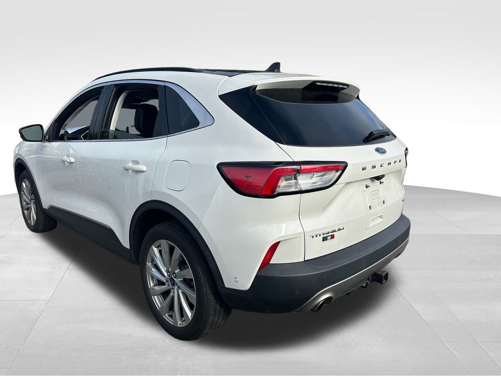 2022 Ford Escape Titanium photo 2