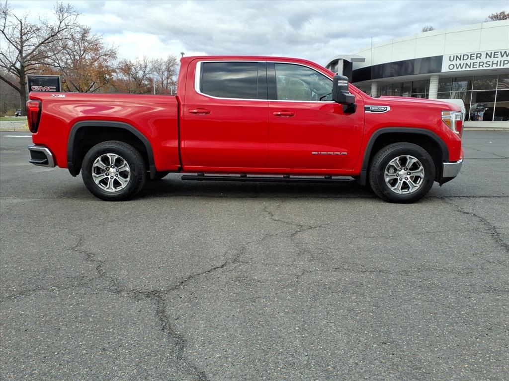 2021 GMC Sierra 1500 SLE's photo