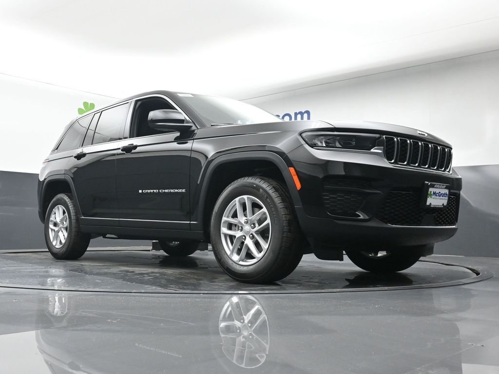 2025 Jeep Grand Cherokee Laredo X photo 18