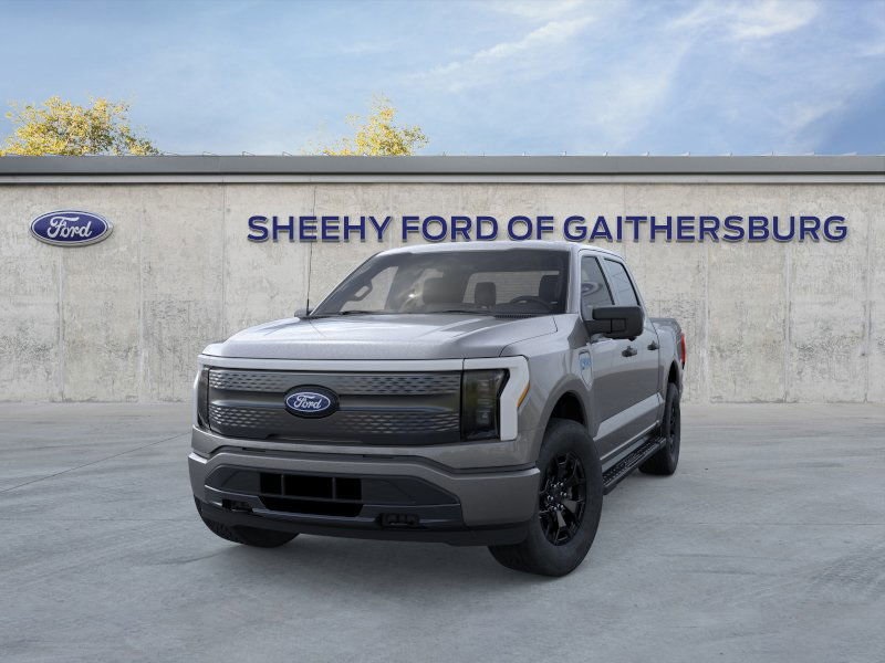 2025 Ford F-150 Lightning XLT photo 2