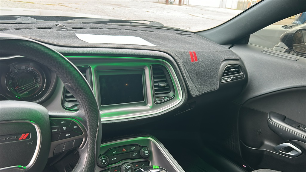 2019 Dodge Challenger SXT photo 15