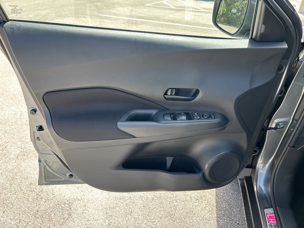 2025 Nissan Kicks Play S photo 10