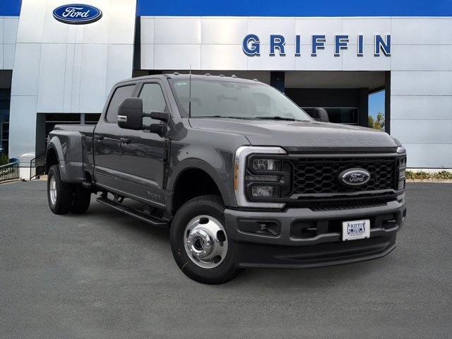 2026 Ford F-350 Super Duty XL's photo