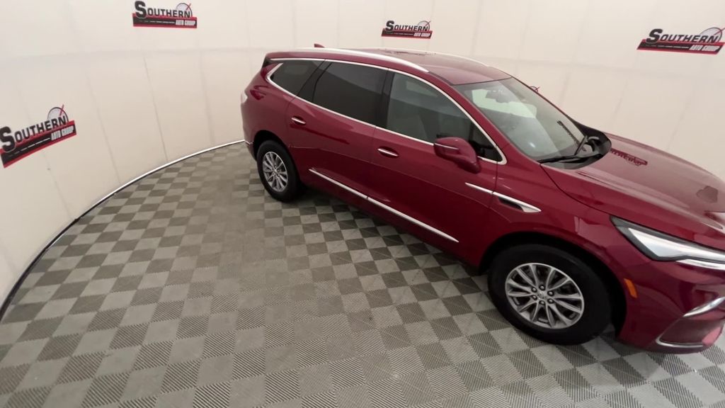 2024 Buick Enclave Premium photo 13