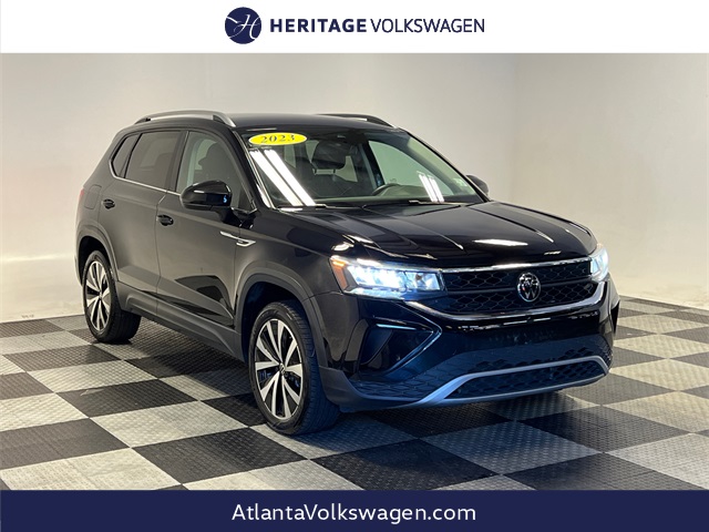 2023 Volkswagen Taos SE's photo