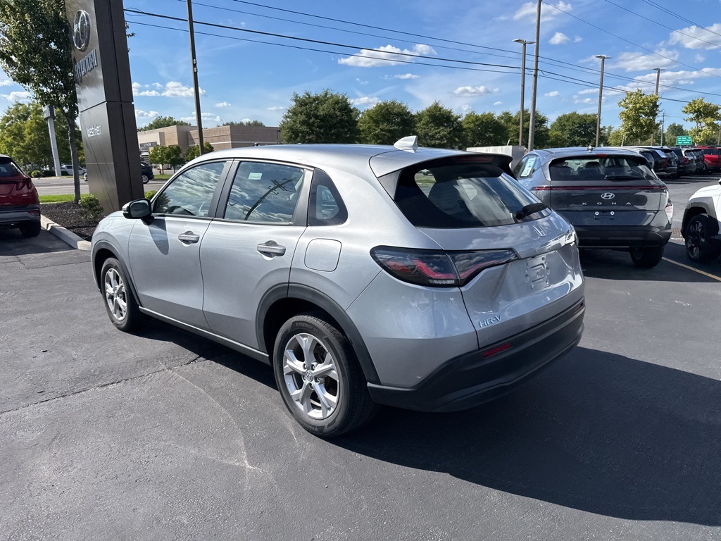 2023 Honda HR-V LX photo 4