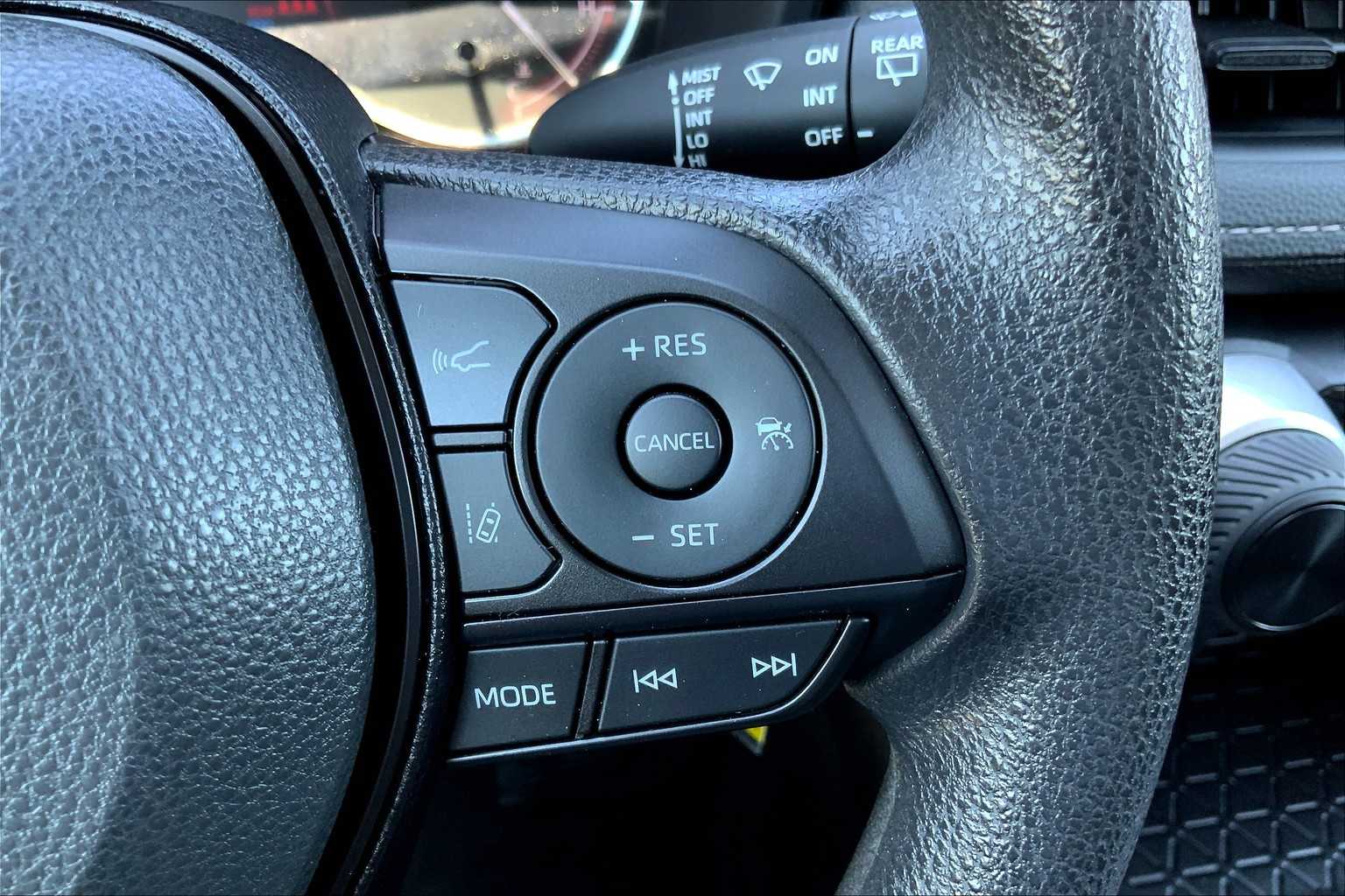 2025 Toyota RAV4 LE photo 21