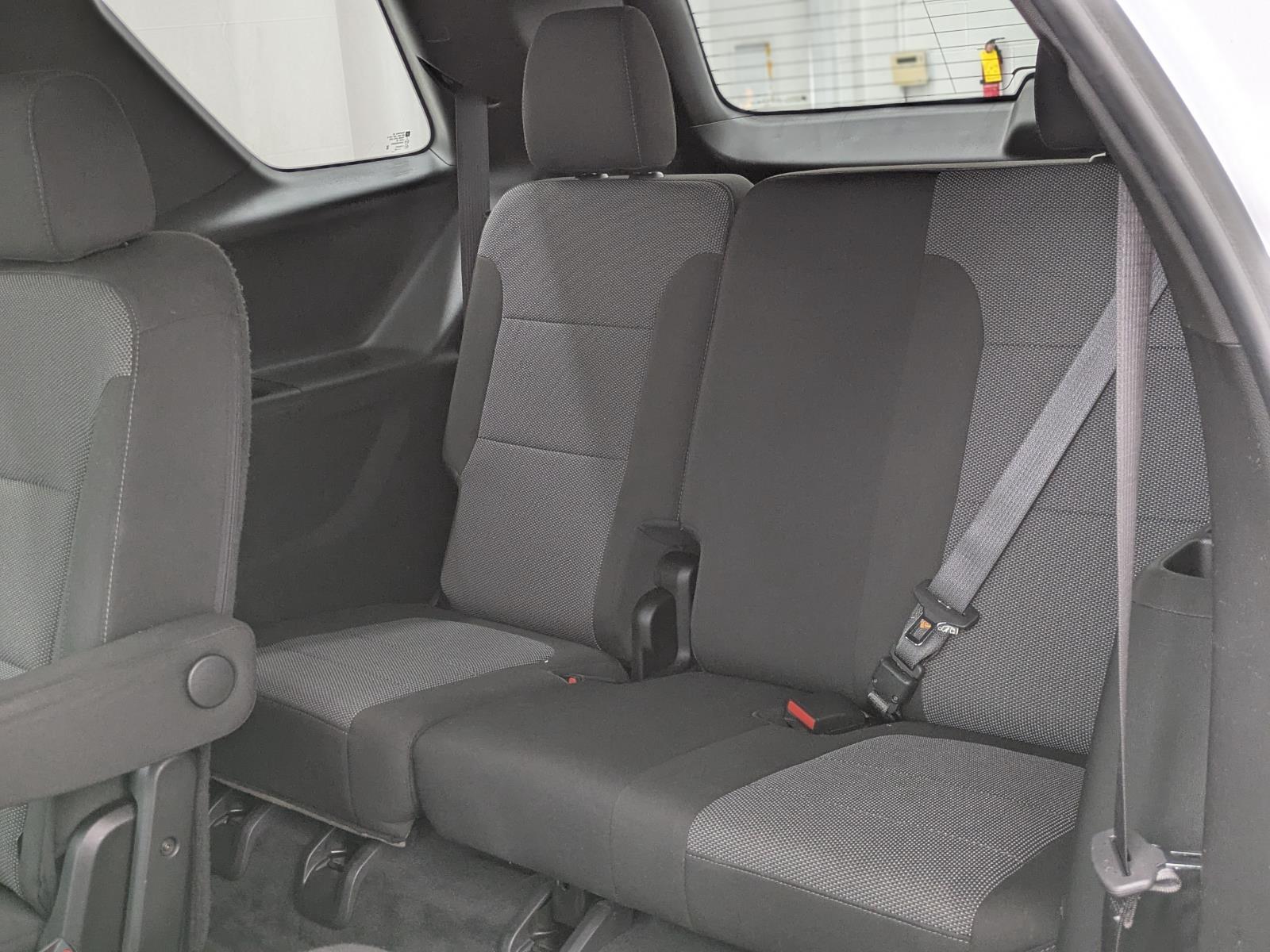 2022 Chevrolet Traverse Cloth photo 2