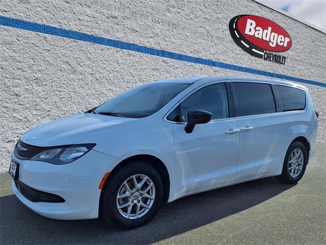 2024 Chrysler Voyager Pre-Owned 2024 Chrysler Voyager LX's photo