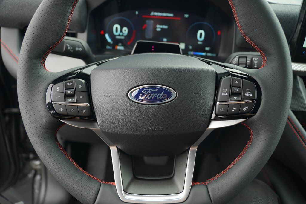 2025 Ford Explorer ST-Line photo 14