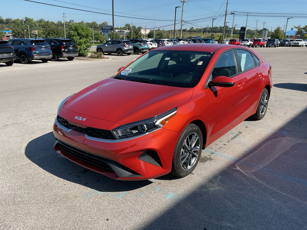 2023 Kia Forte LXS photo 3
