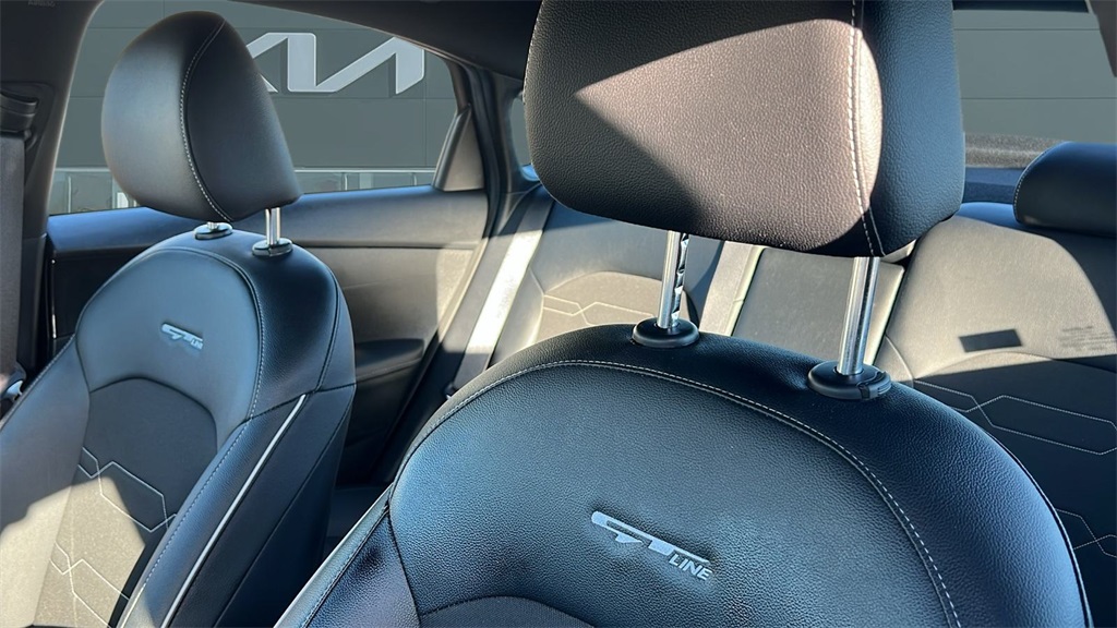2022 Kia Forte GT-Line photo 8