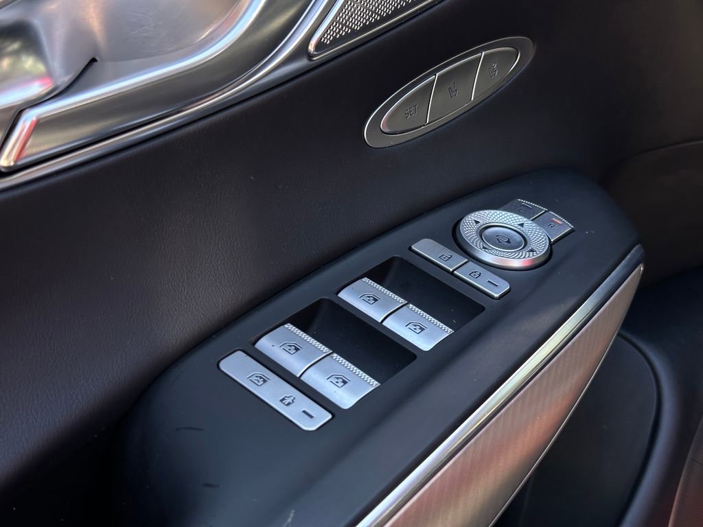 2024 Genesis GV70 2.5T photo 23
