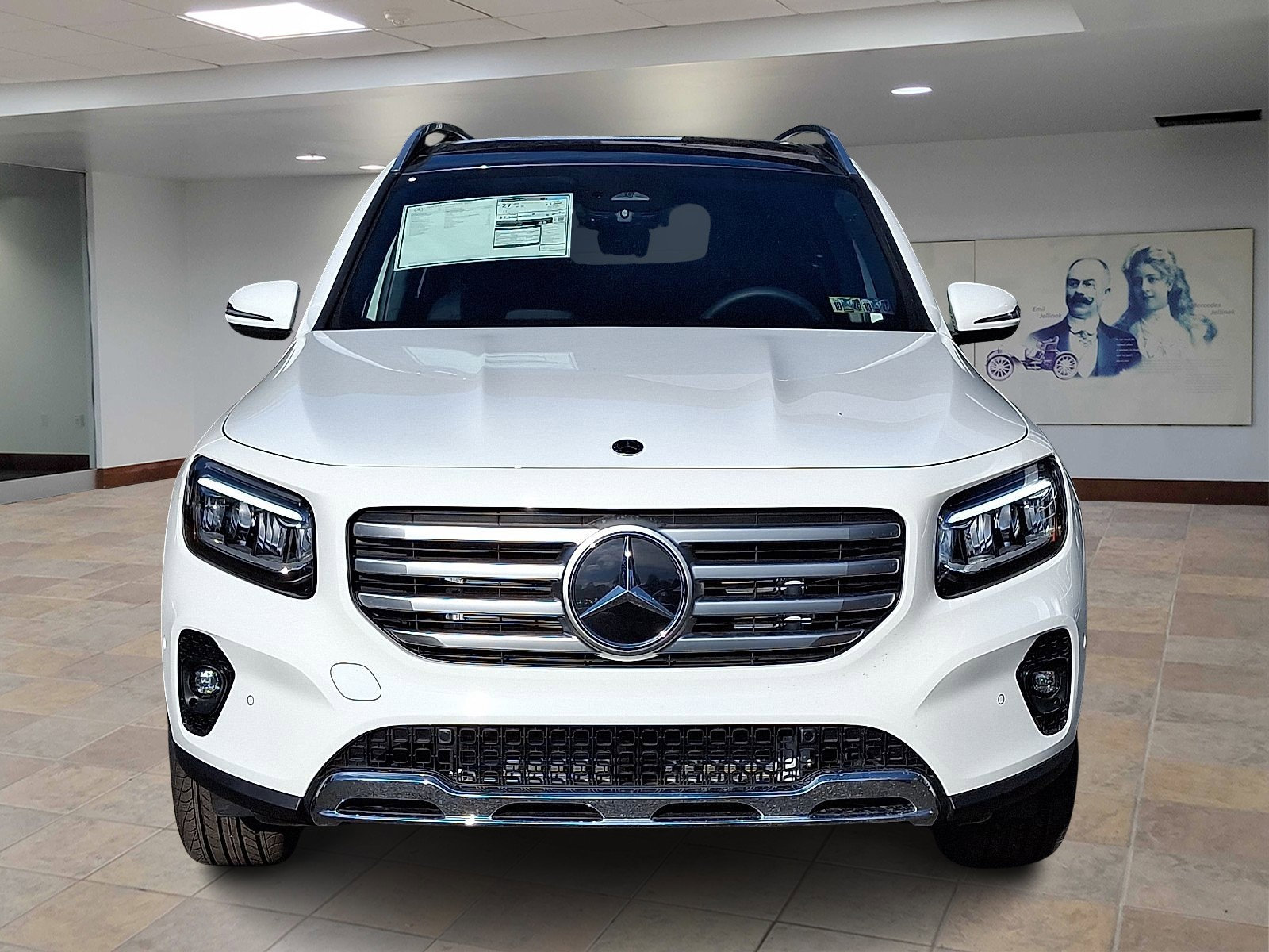 2026 Mercedes Benz GLB 250 4MATIC photo 2