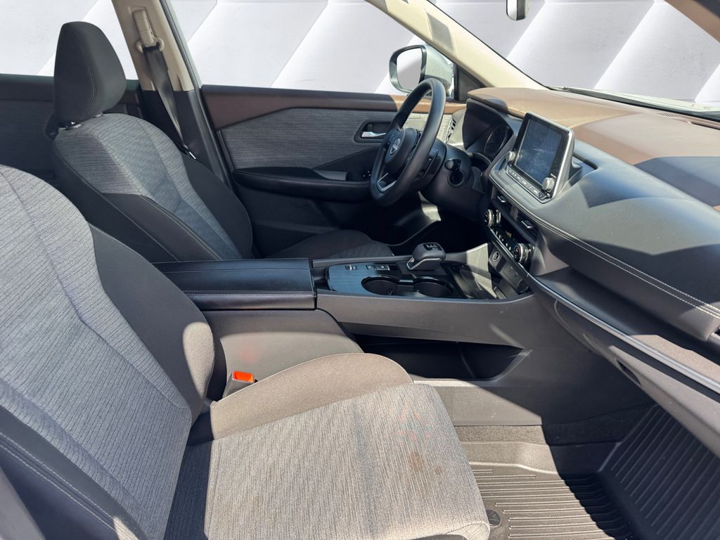 2023 Nissan Rogue SV photo 12