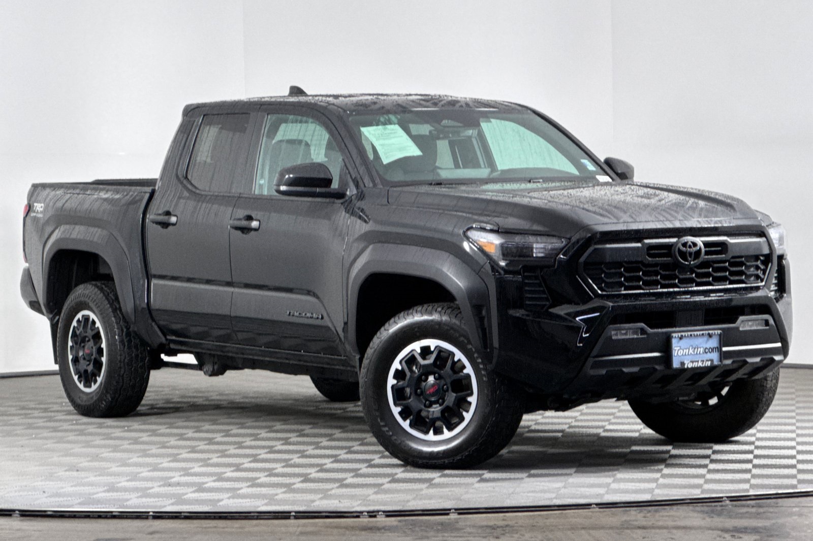 2024 Toyota Tacoma TRD Off-Road Double Cab photo 2