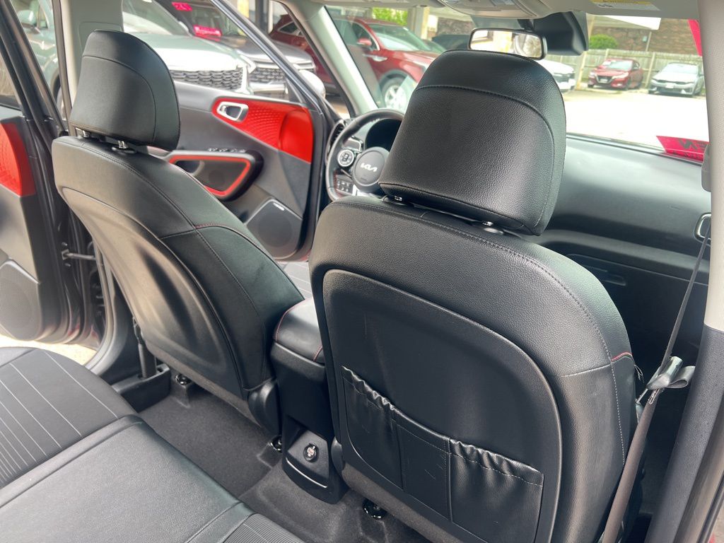 2022 Kia Soul GT-Line Turbo photo 12