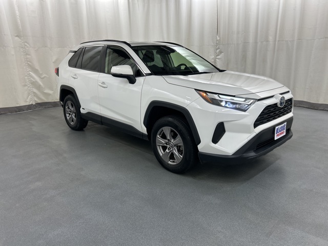 2023 Toyota RAV4 XLE's photo