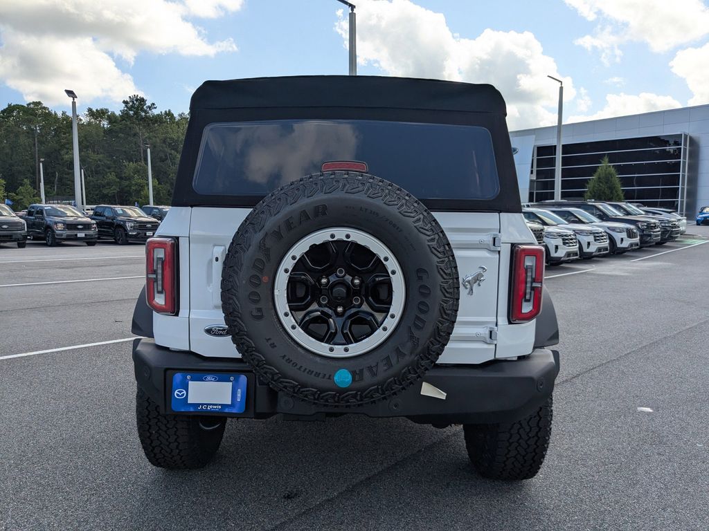 2025 Ford Bronco Outer Banks photo 3