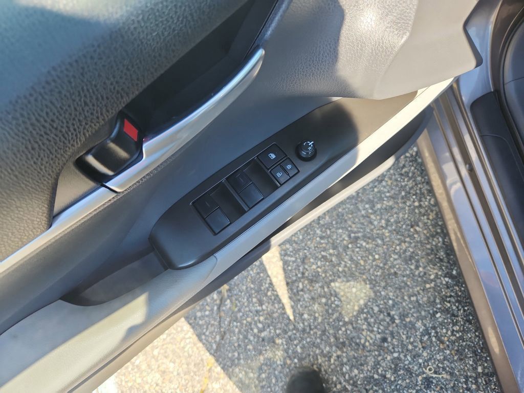 2023 Toyota Camry LE photo 10