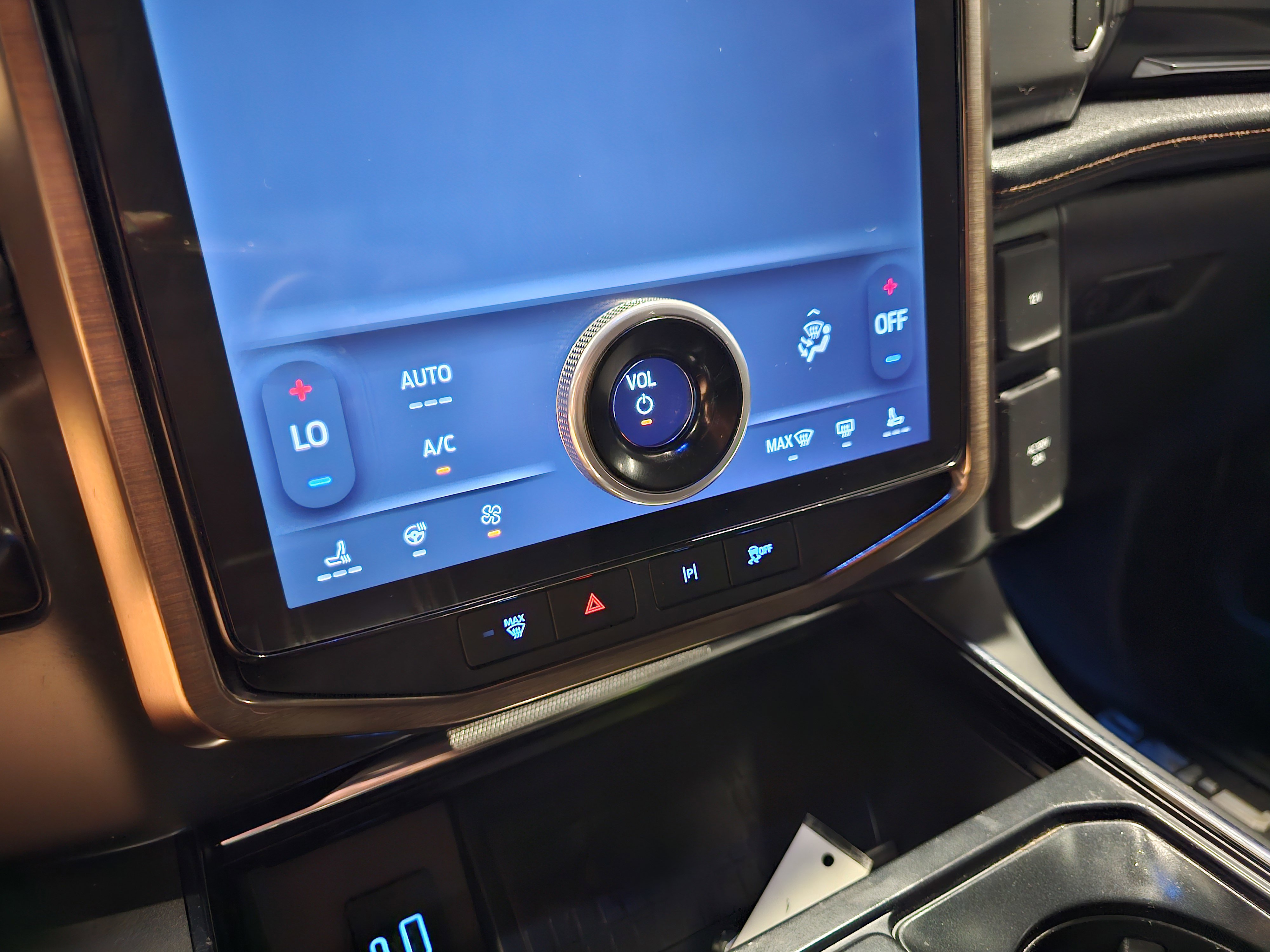 2022 Ford F-150 Lightning Lariat photo 6