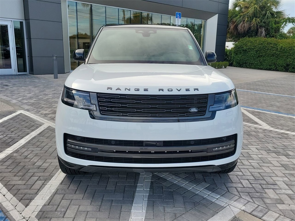 2025 Land Rover Range Rover SE photo 8
