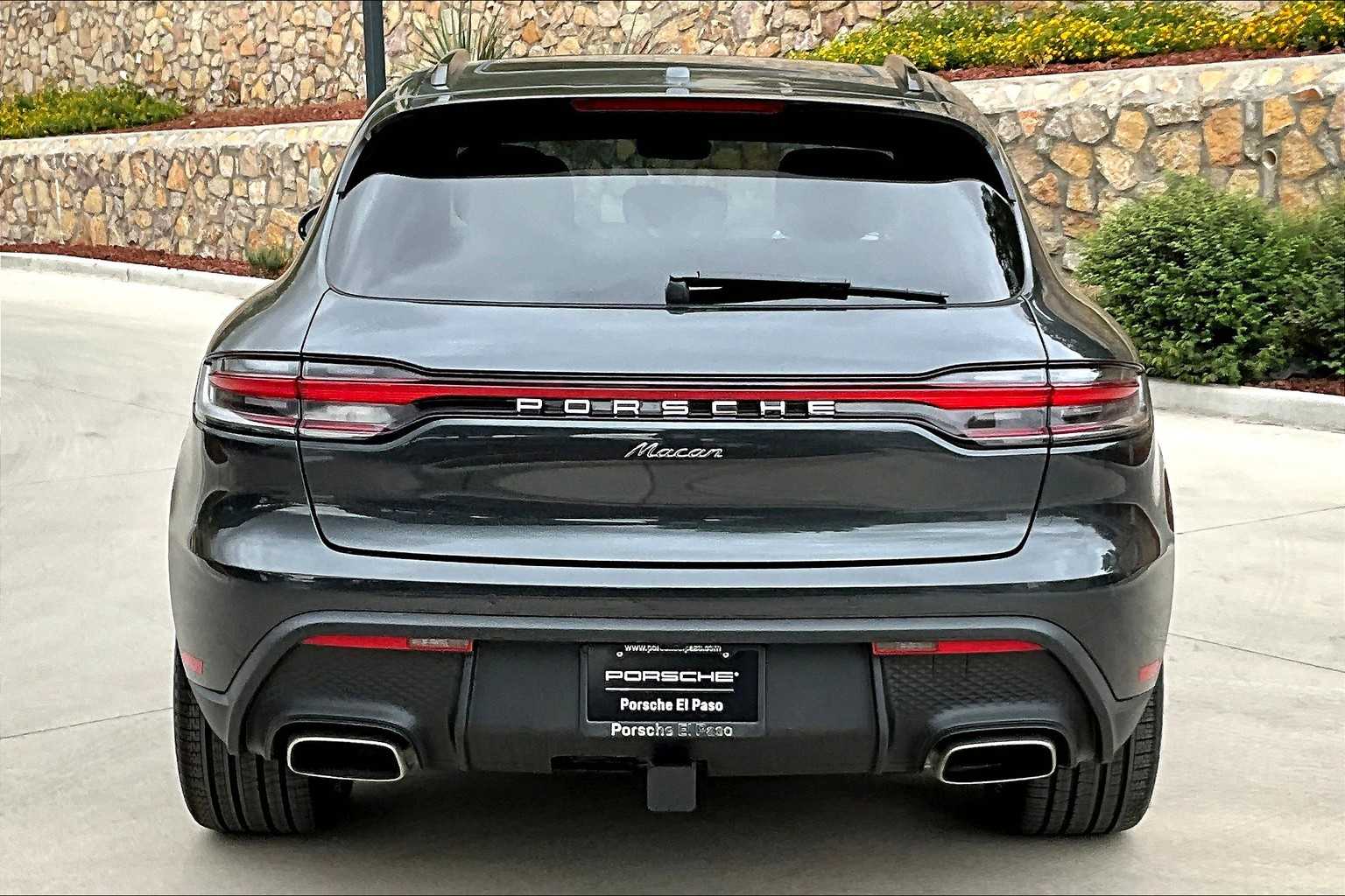 2026 Porsche Macan T photo 5