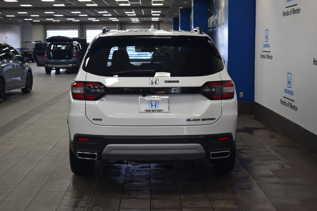 2025 Honda Pilot Black Edition photo 5