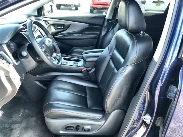 2023 Nissan Murano SV photo 2