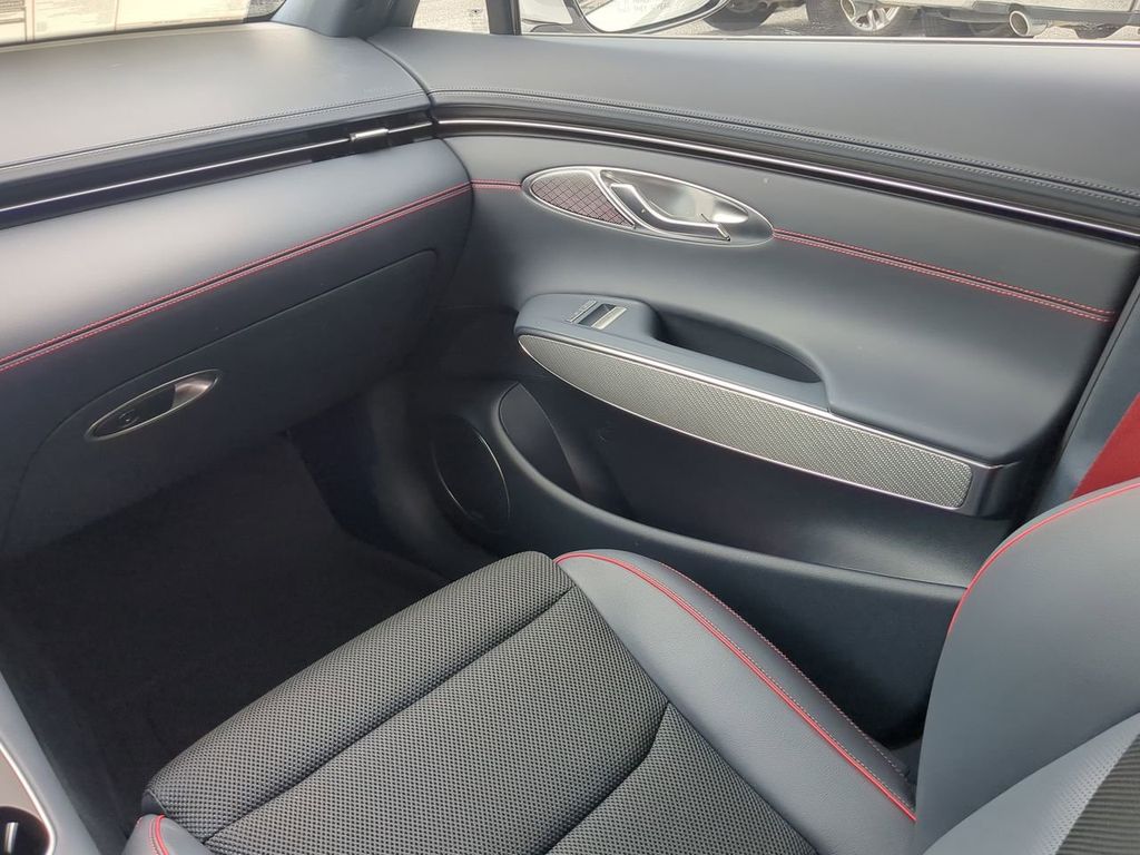 2025 Genesis GV70 2.5T photo 15