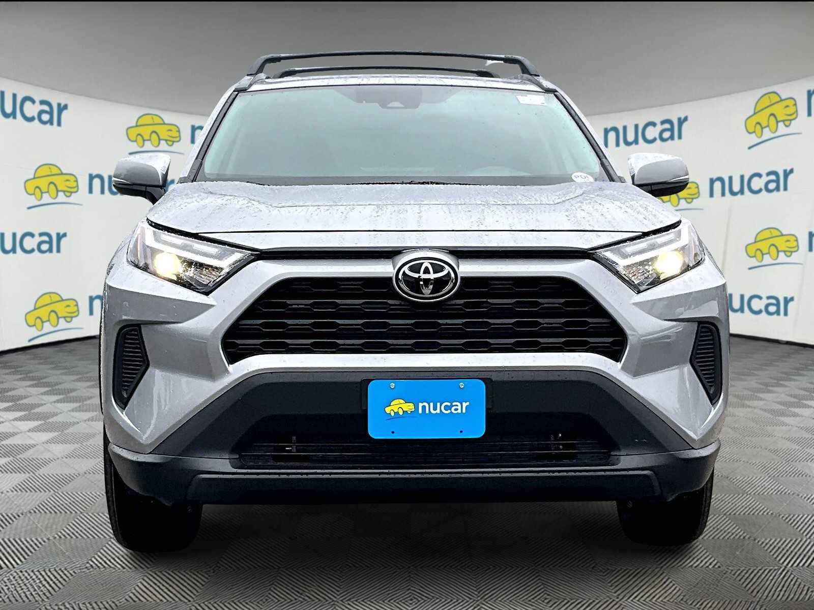 2025 Toyota RAV4 XLE photo 2