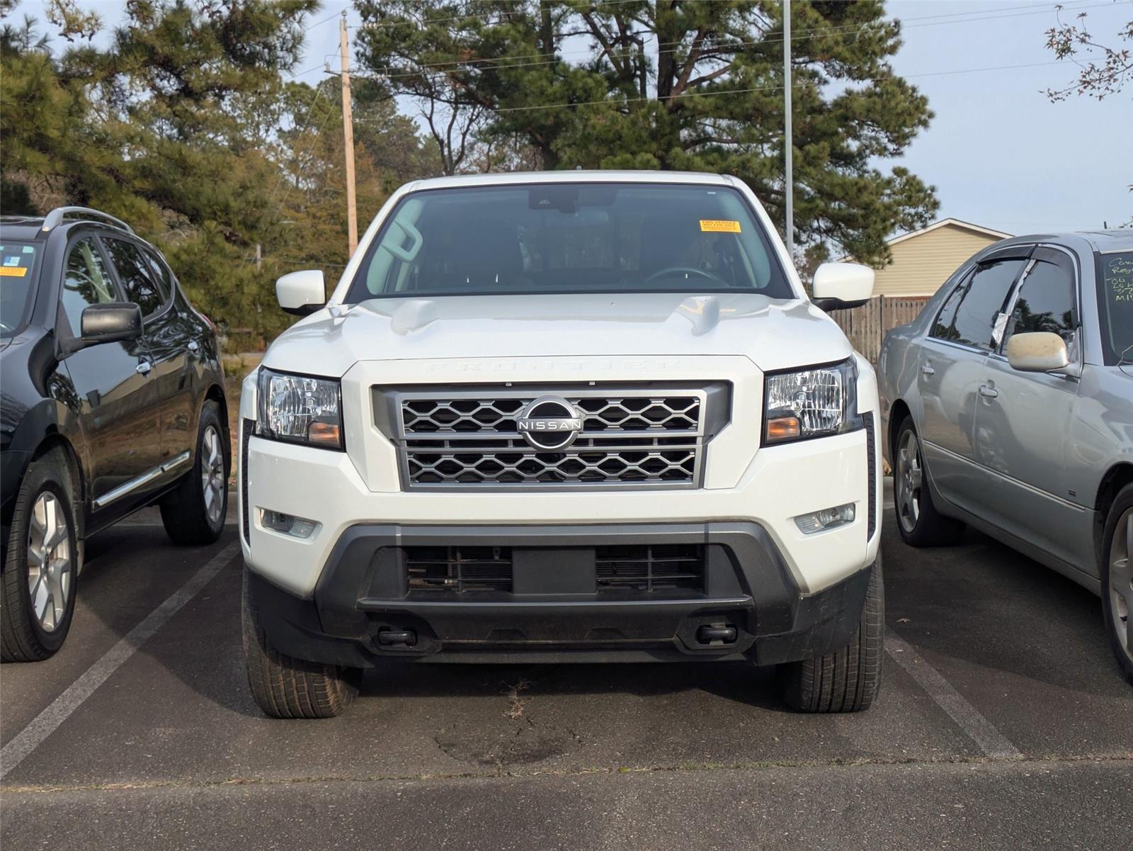 2023 Nissan Frontier SV photo 2