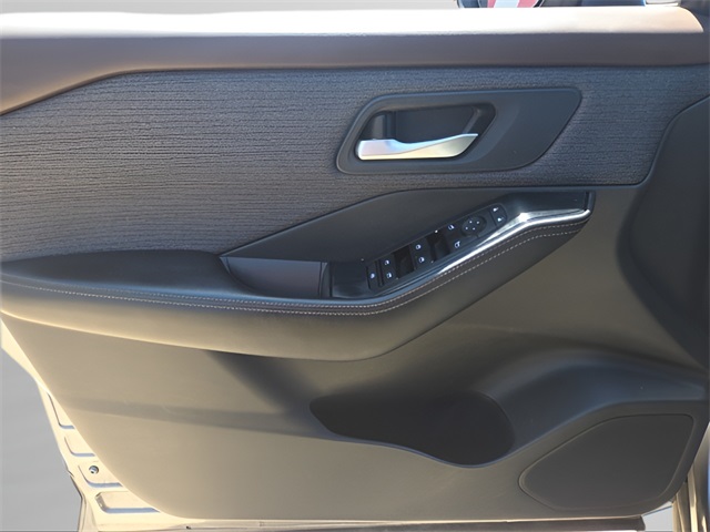2022 Nissan Rogue SV photo 10