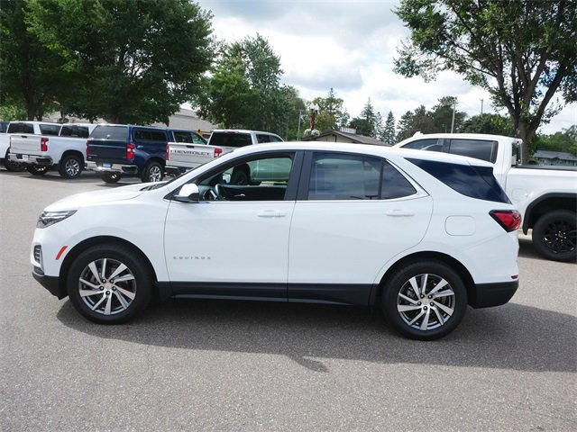 2023 Chevrolet Equinox LT photo 3